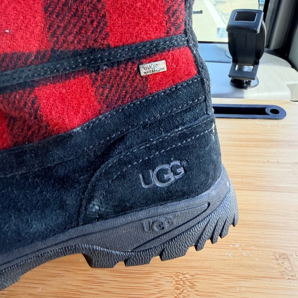 UGG Men 9.5 Butte Redwood Winter Snow Boots Waterproof Buffalo Plaid Mountain